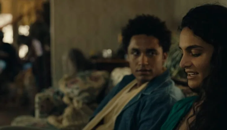 Момент из 9 серии 1 сезона