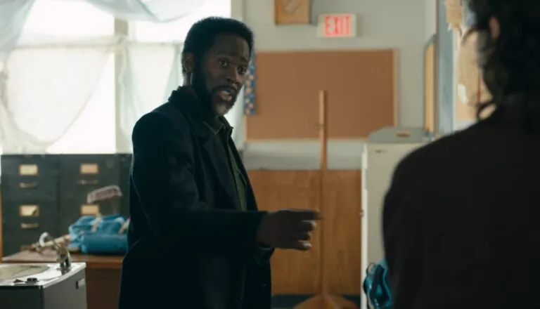 Момент из 6 серии 3 сезона